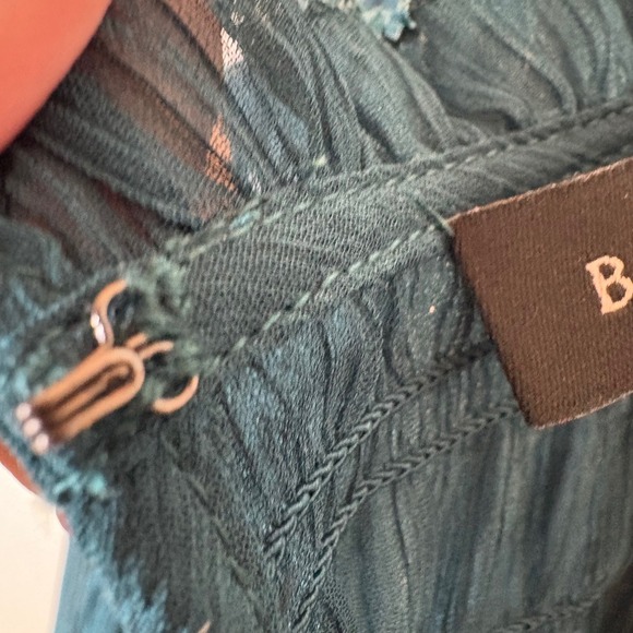 Banana Republic Smocked Ruffle Collar Blouse in Glen Green Size Large - Picture 7 of 7